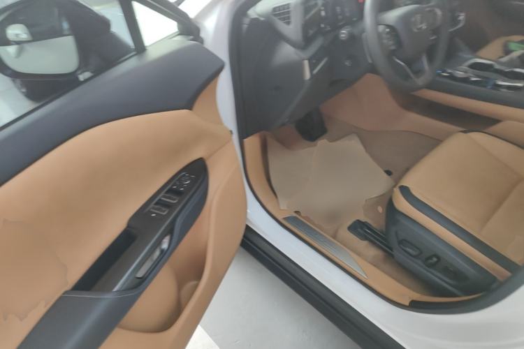 Used Lexus RZ 2023 450e All-Wheel Drive Luxury Edition Driver Seat