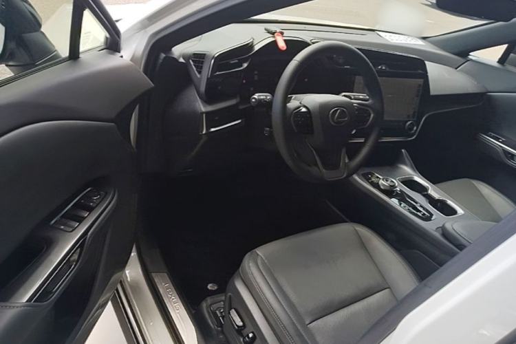 Used Lexus RZ 2023 450e All-Wheel Drive Luxury Edition Driver Seat