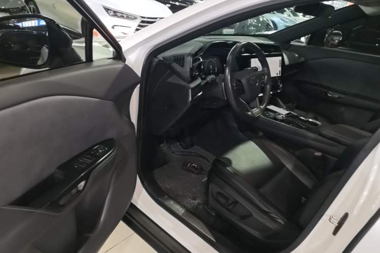 Used Lexus RZ 2023 450e All-Wheel-Drive Long-Range Version Driver Seat