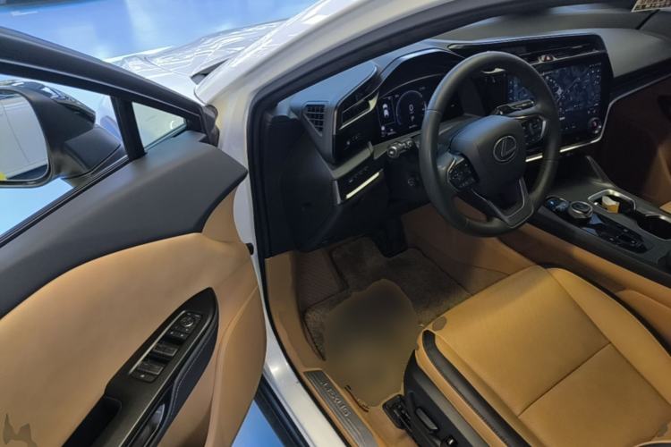 Used Lexus RZ 2023 450e All-Wheel Drive Luxury Edition Driver Seat