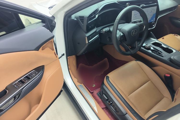 Used Lexus RZ 2023 450e All-Wheel Drive Luxury Edition Driver Seat
