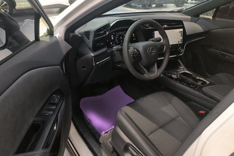 Used Lexus RZ 2023 450e All-Wheel-Drive Long-Range Version Driver Seat