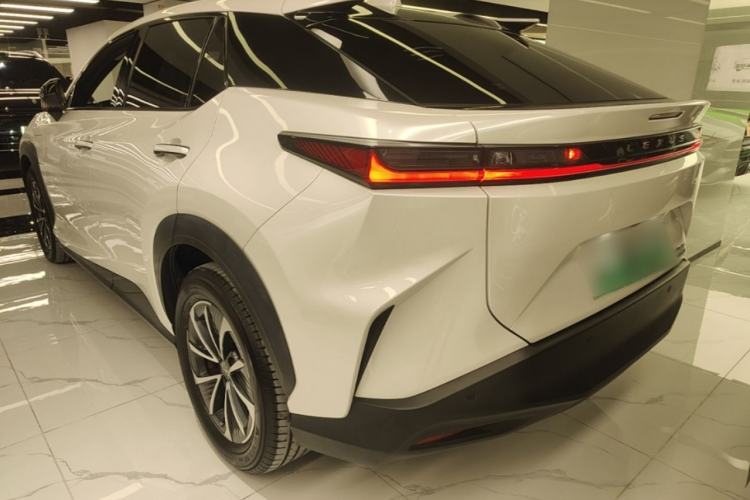 Used Lexus RZ 2023 450e All-Wheel Drive Luxury Edition Exterior 2