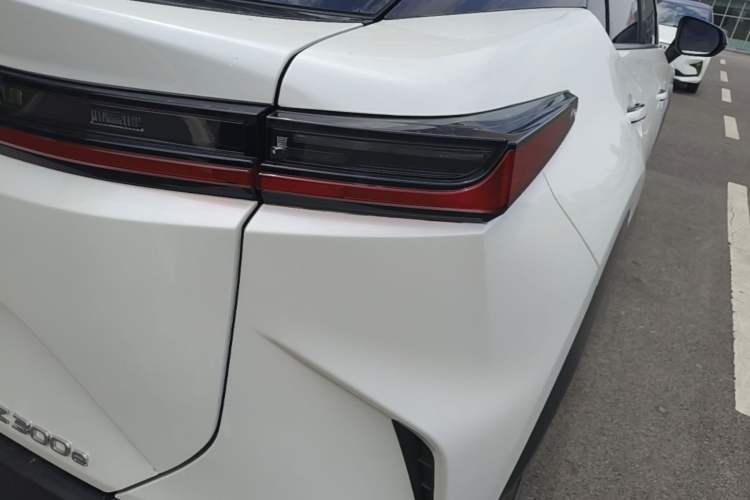 Used Lexus RZ 2023 300e Long-Range Indulgence Edition Exterior 3