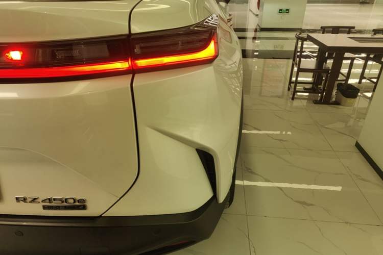 Used Lexus RZ 2023 450e All-Wheel Drive Luxury Edition Exterior 3
