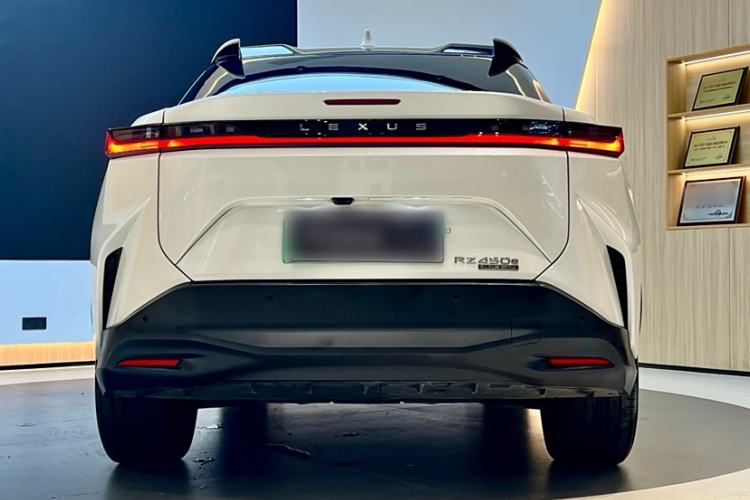 Used Lexus RZ 2023 450e All-Wheel Drive Luxury Edition Exterior 6