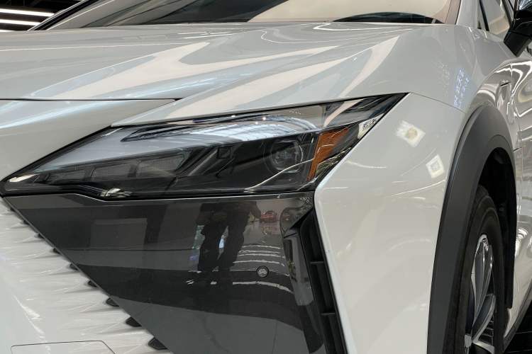 Used Lexus RZ 2023 450e All-Wheel Drive Luxury Edition Exterior 6