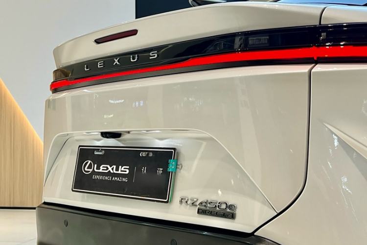 Used Lexus RZ 2023 450e All-Wheel Drive Luxury Edition Exterior 7