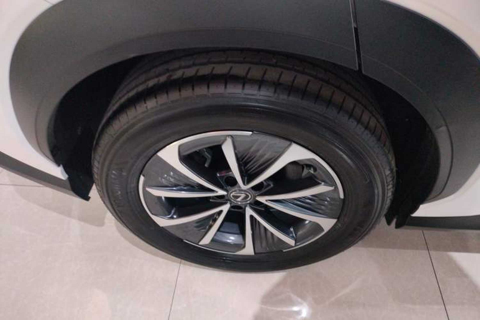 Used Lexus RZ 2023 450e All-Wheel Drive Luxury Edition Exterior 8