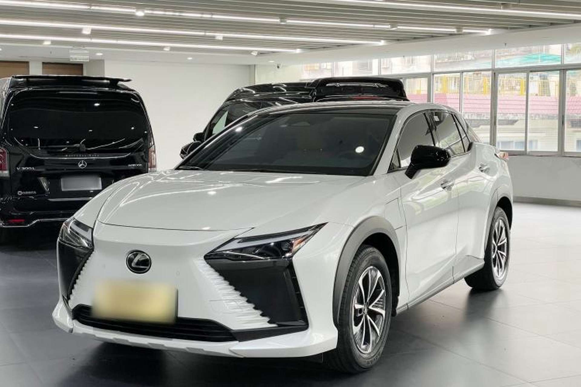 Used Lexus RZ 2023 450e All-Wheel Drive Luxury Edition Front Left 45 Deg