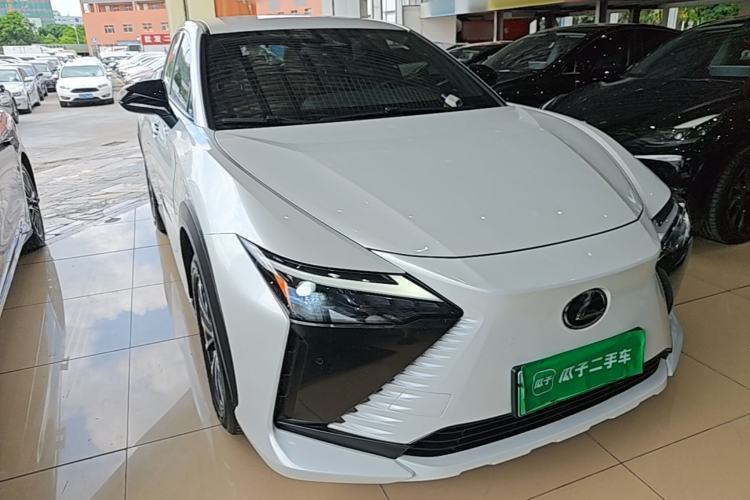 Used Lexus RZ 2023 450e All-Wheel-Drive Long-Range Version Front Right 45 Deg