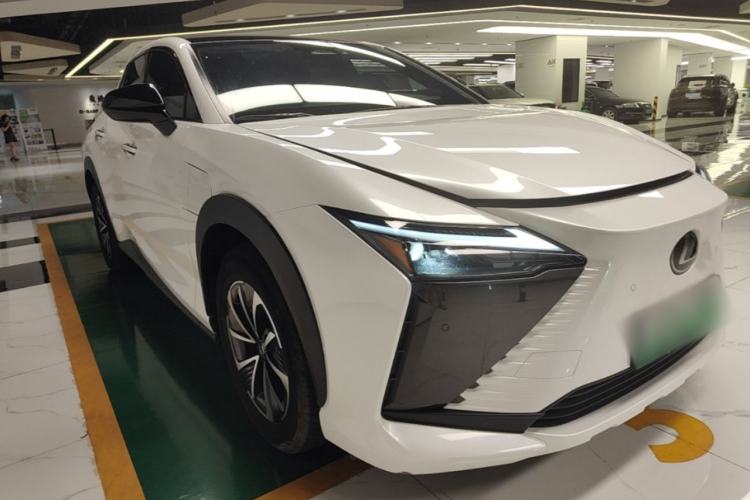 Used Lexus RZ 2023 450e All-Wheel Drive Luxury Edition Front Right 45 Deg