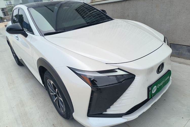 Used Lexus RZ 2023 450e All-Wheel Drive Luxury Edition Front Right 45 Deg