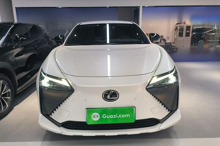 Used Lexus RZ 2023 450e All-Wheel-Drive Long-Range Version Front