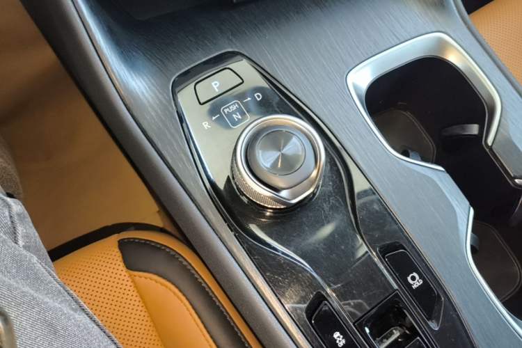 Used Lexus RZ 2023 450e All-Wheel Drive Luxury Edition Gear Lever