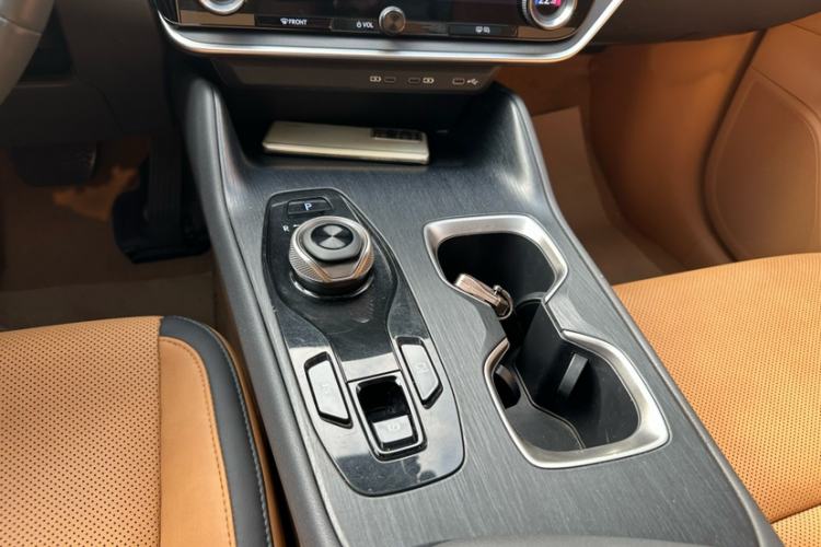Used Lexus RZ 2023 450e All-Wheel Drive Luxury Edition Gear Lever