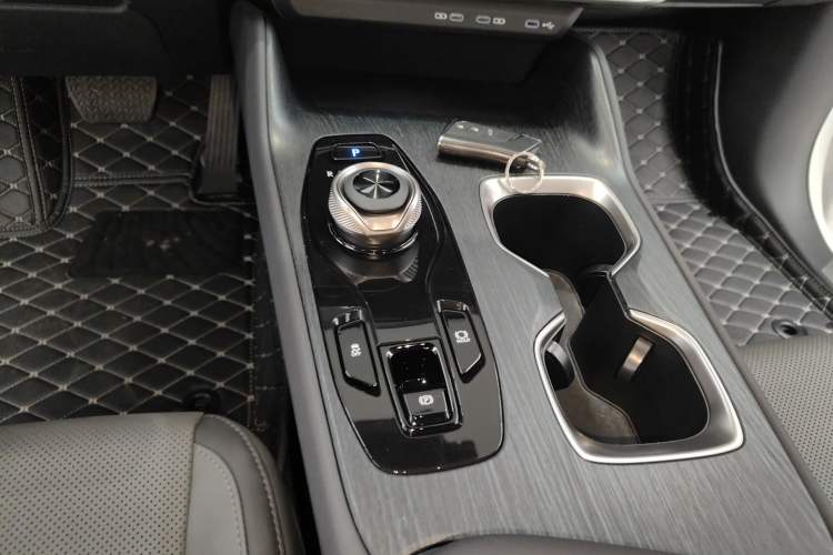 Used Lexus RZ 2023 450e All-Wheel Drive Luxury Edition Gear Lever