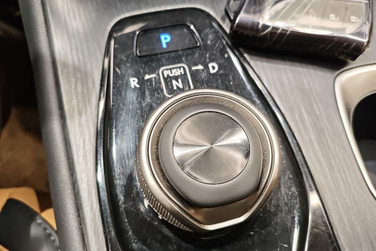 Used Lexus RZ 2023 450e All-Wheel Drive Luxury Edition Gear Lever