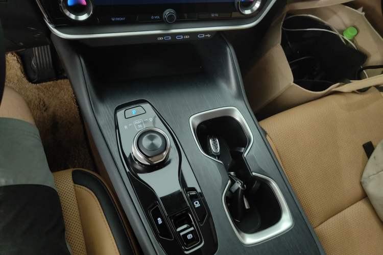 Used Lexus RZ 2023 450e All-Wheel Drive Luxury Edition Gear Lever