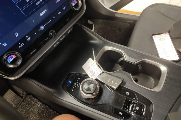 Used Lexus RZ 2023 450e All-Wheel Drive Luxury Edition Gear Lever