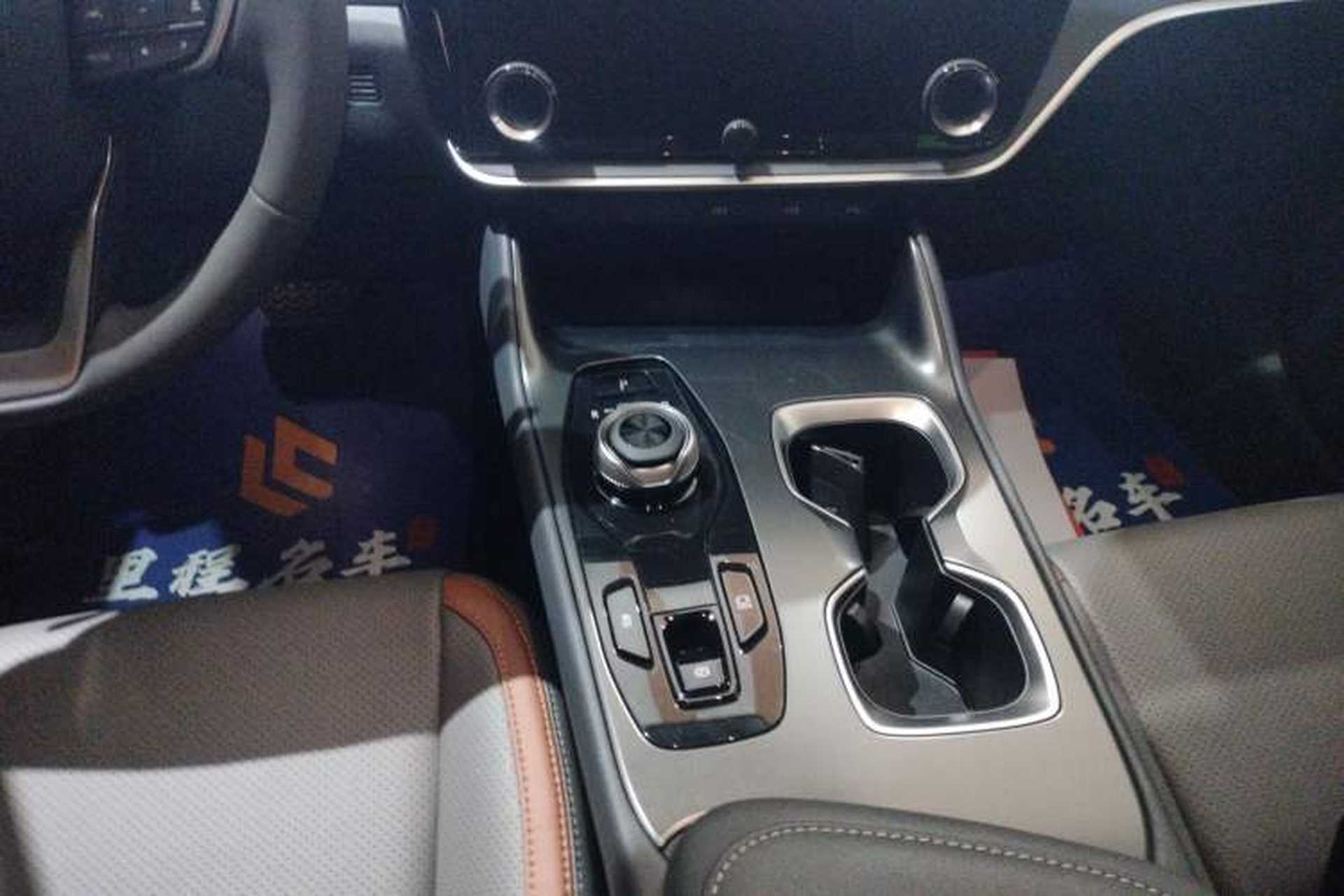 Used Lexus RZ 2023 450e All-Wheel-Drive Long-Range Version Gear Lever
