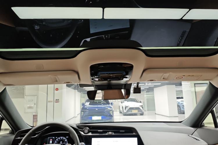 Used Lexus RZ 2023 450e All-Wheel Drive Luxury Edition Headliner