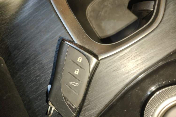 Used Lexus RZ 2023 450e All-Wheel Drive Luxury Edition Interior 1