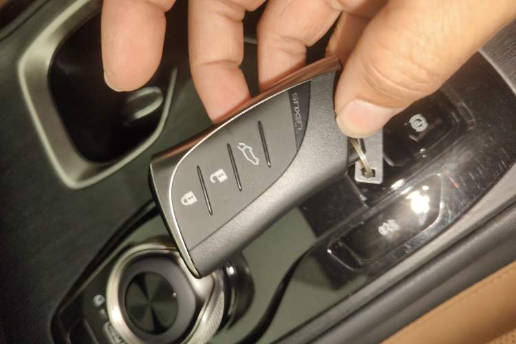 Used Lexus RZ 2023 450e All-Wheel Drive Luxury Edition Interior 1