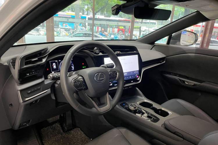 Used Lexus RZ 2023 450e All-Wheel Drive Luxury Edition Interior 1
