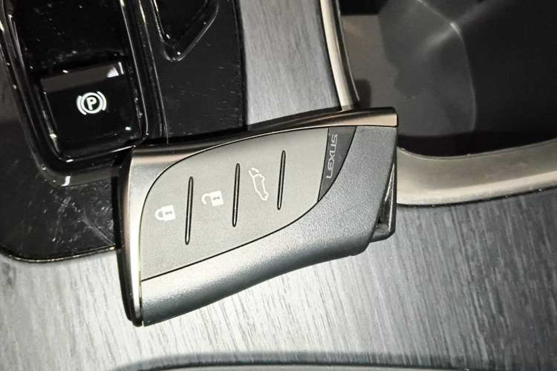 Used Lexus RZ 2023 450e All-Wheel Drive Luxury Edition Interior 1