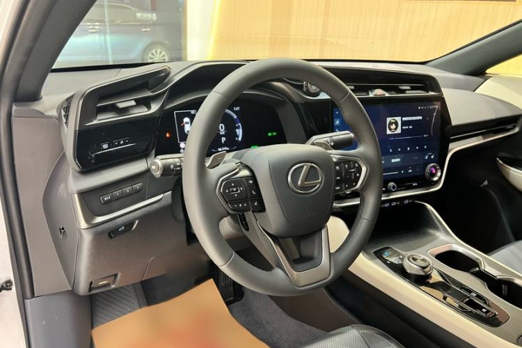 Used Lexus RZ 2023 450e All-Wheel Drive Luxury Edition Interior 2