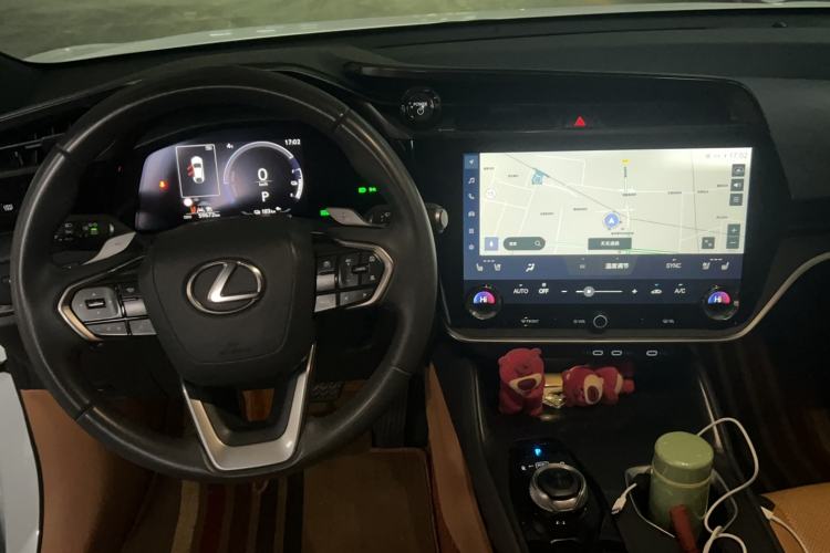 Used Lexus RZ 2023 450e All-Wheel Drive Luxury Edition Interior 3