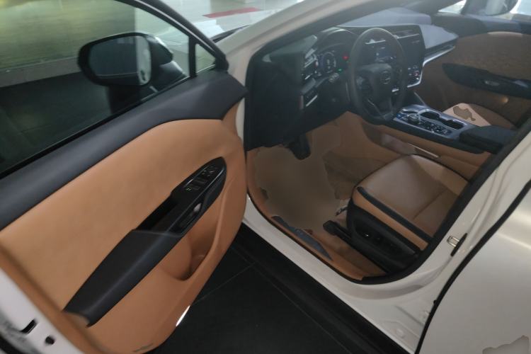 Used Lexus RZ 2023 450e All-Wheel Drive Luxury Edition Interior 3