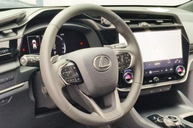 Used Lexus RZ 2023 450e All-Wheel Drive Luxury Edition Interior 4