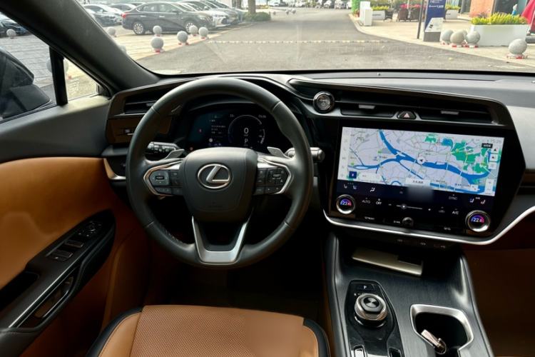 Used Lexus RZ 2023 450e All-Wheel Drive Luxury Edition Interior 4