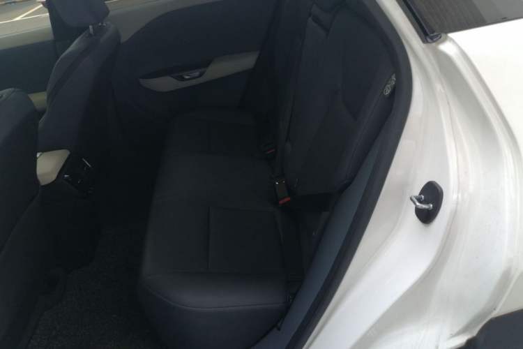 Used Lexus RZ 2023 450e All-Wheel Drive Luxury Edition Interior 5