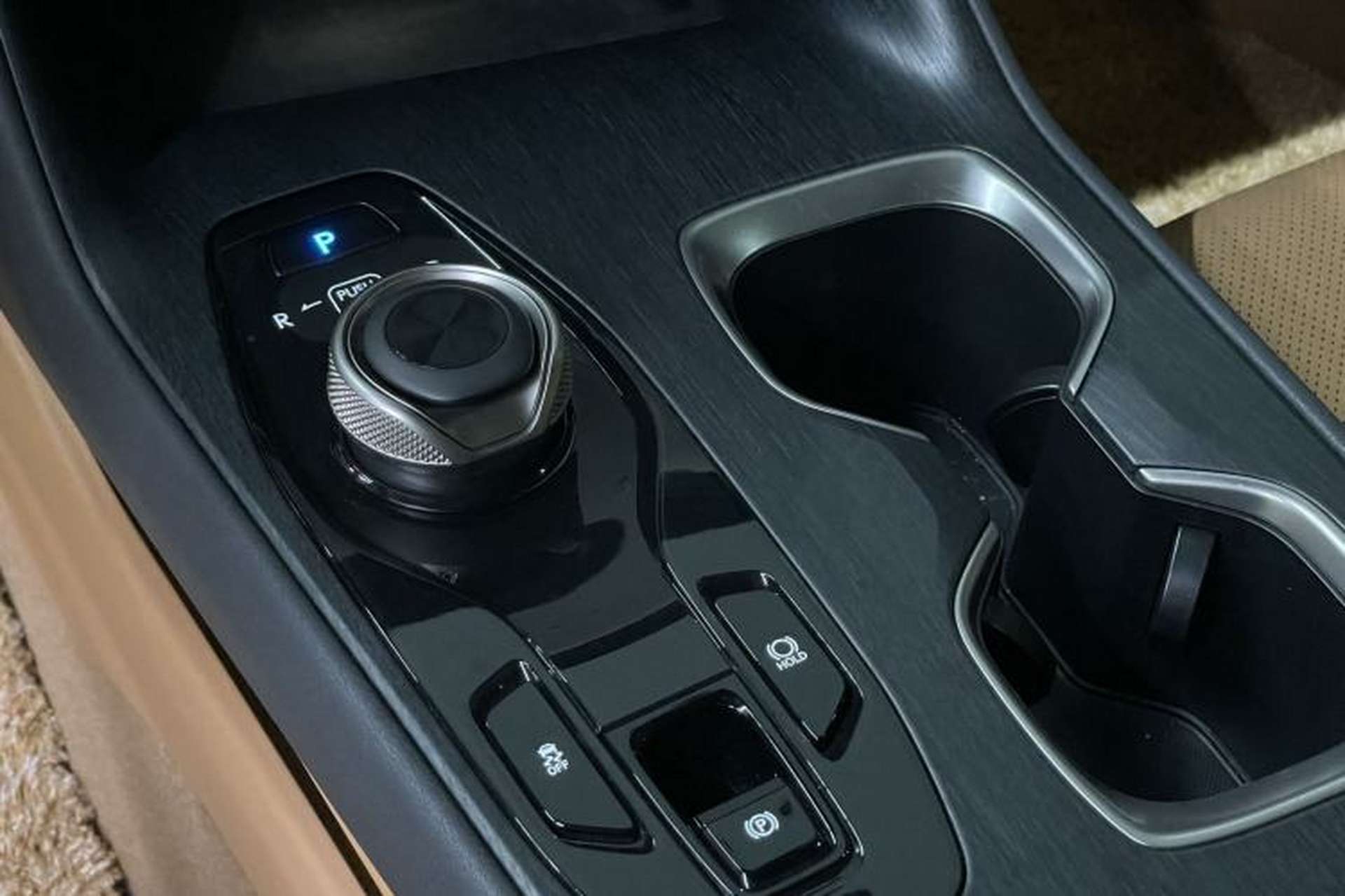 Used Lexus RZ 2023 450e All-Wheel Drive Luxury Edition Interior 7