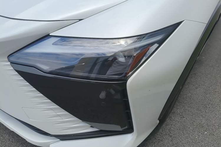 Used Lexus RZ 2023 300e Long-Range Indulgence Edition Left Front Headlight