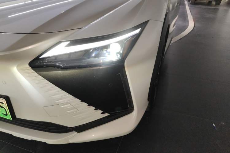 Used Lexus RZ 2023 450e All-Wheel Drive Luxury Edition Left Front Headlight