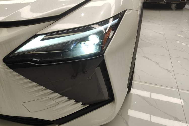 Used Lexus RZ 2023 450e All-Wheel-Drive Long-Range Version Left Front Headlight