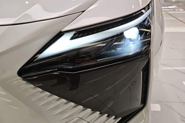 Used Lexus RZ 2023 450e All-Wheel Drive Luxury Edition Left Front Headlight