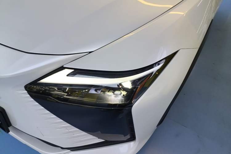 Used Lexus RZ 2023 450e All-Wheel Drive Luxury Edition Left Front Headlight