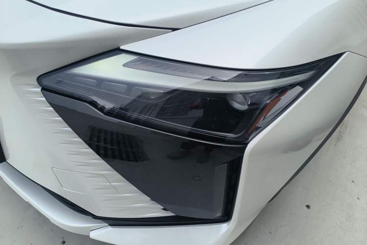 Used Lexus RZ 2023 450e All-Wheel Drive Luxury Edition Left Front Headlight
