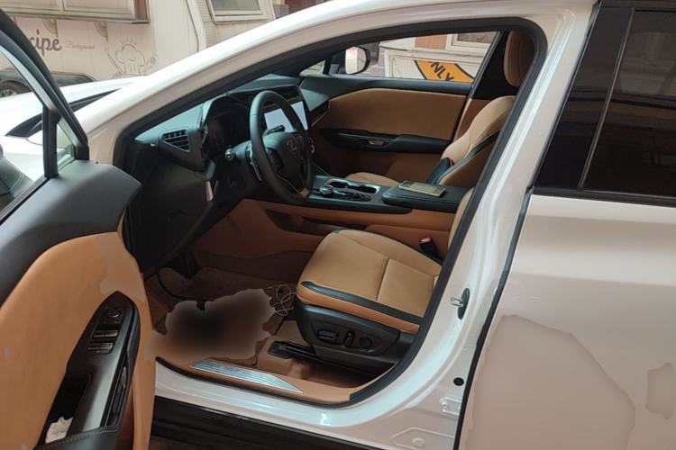 Used Lexus RZ 2023 450e All-Wheel Drive Luxury Edition Left Front Seat