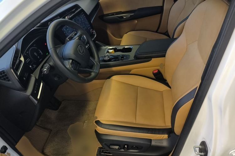 Used Lexus RZ 2023 450e All-Wheel Drive Luxury Edition Left Front Seat