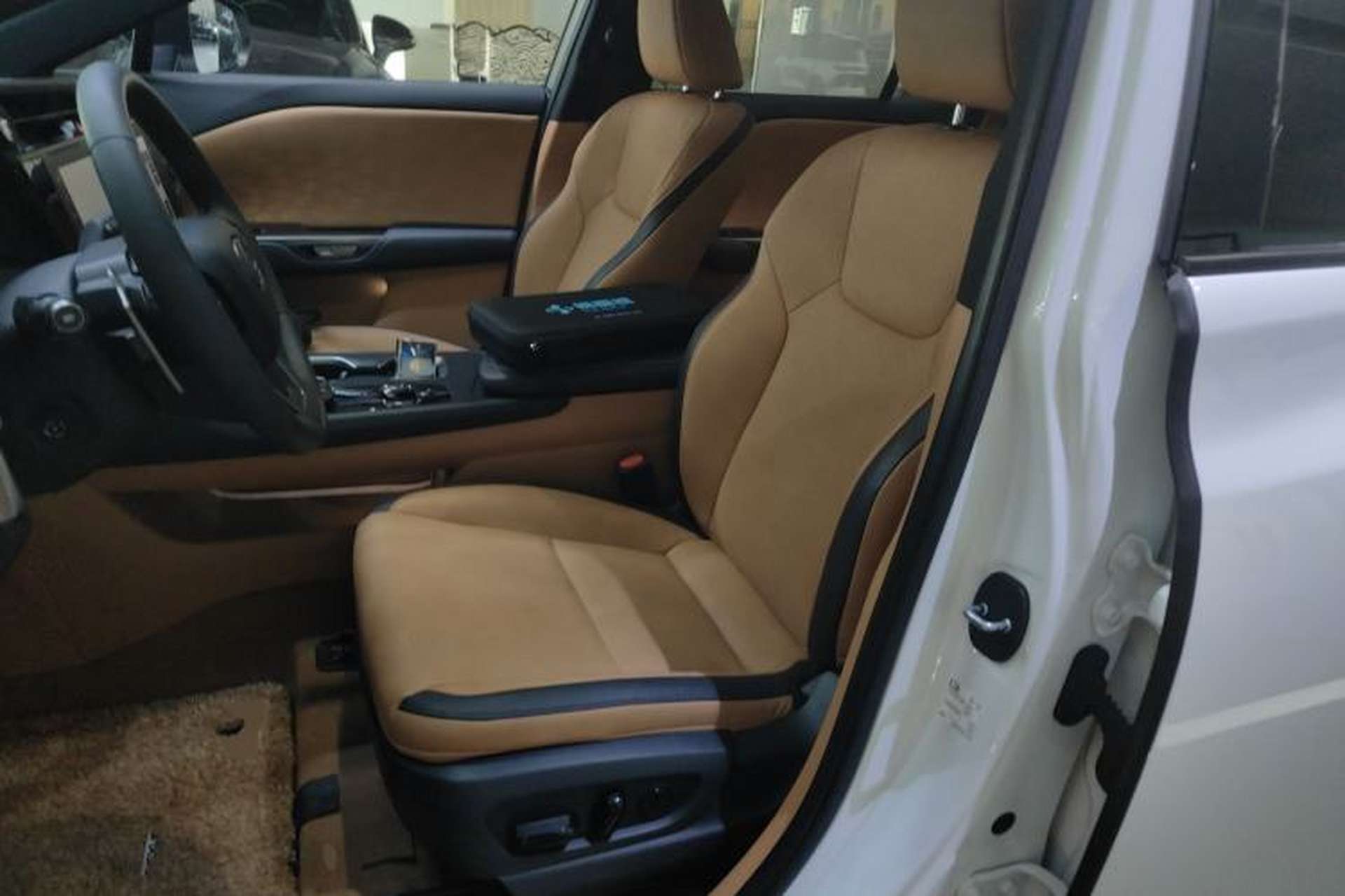 Used Lexus RZ 2023 450e All-Wheel Drive Luxury Edition Left Front Seat