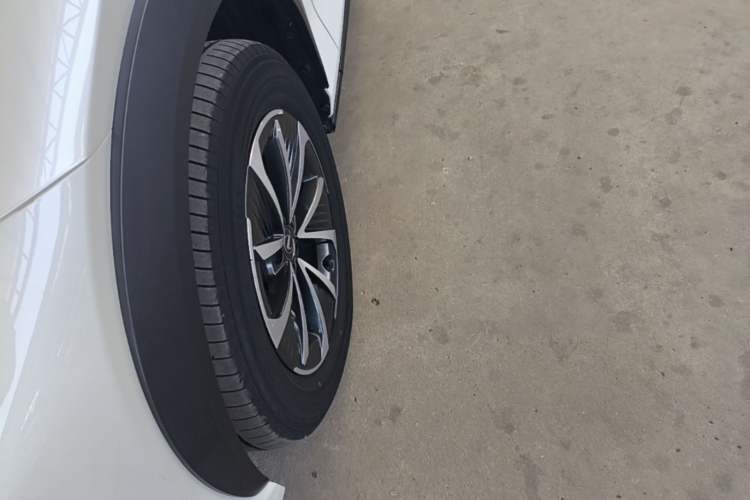 Used Lexus RZ 2023 450e All-Wheel Drive Luxury Edition Left Front Wheel Hub