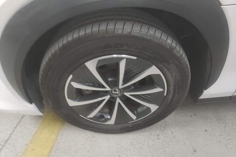 Used Lexus RZ 2023 450e All-Wheel-Drive Long-Range Version Left Front Wheel Hub