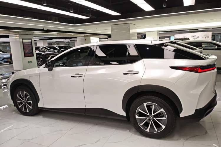 Used Lexus RZ 2023 450e All-Wheel Drive Luxury Edition Left Side