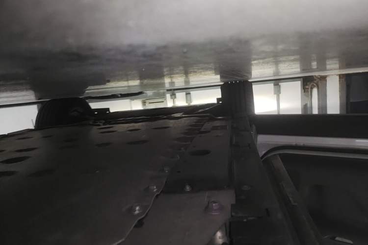 Used Lexus RZ 2023 450e All-Wheel-Drive Long-Range Version Left Side Sill